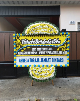 Papan Bunga Duka di Kepulauan Sula