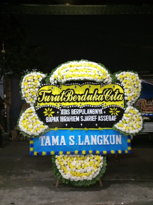 Papan Bunga Duka di Kepulauan Sula