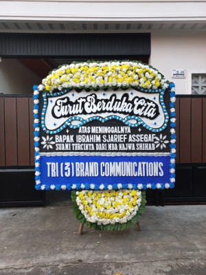 Papan Bunga Duka di Kepulauan Sula